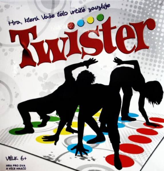 Společenská hra Twister pobaví všechny věkové kategorie.