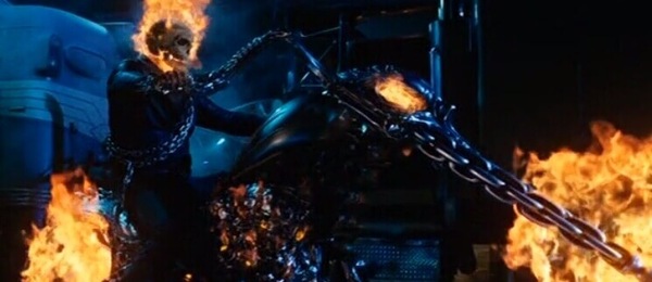 Ghost Rider je sice béčkový akční film, ale pobaví vás dobře.