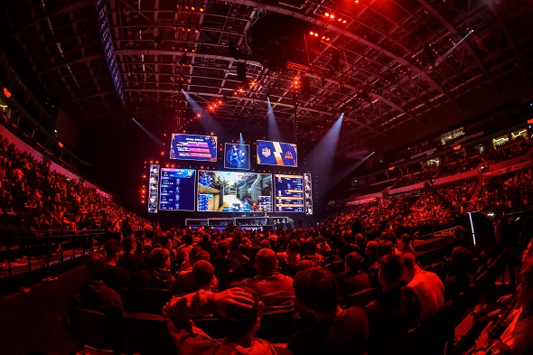 CS GO, esporty, turnaj v počítačové hře Counter Strike Global Offensive - Zdroj Roman Kosolapov, Shutterstock.com