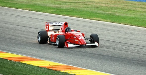 Z virtuální F1 přesedlal esportovec do reálné Formule 2.