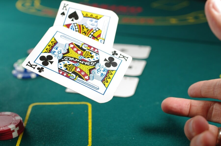 Pořadí výherních kombinací v pokeru patří k naprostým základům pokerové teorie