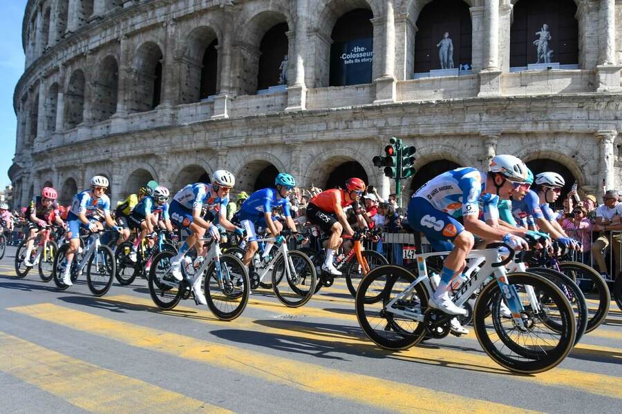 Cyklistika Giro d Italia: Program, profily etap, týmy, výsledky