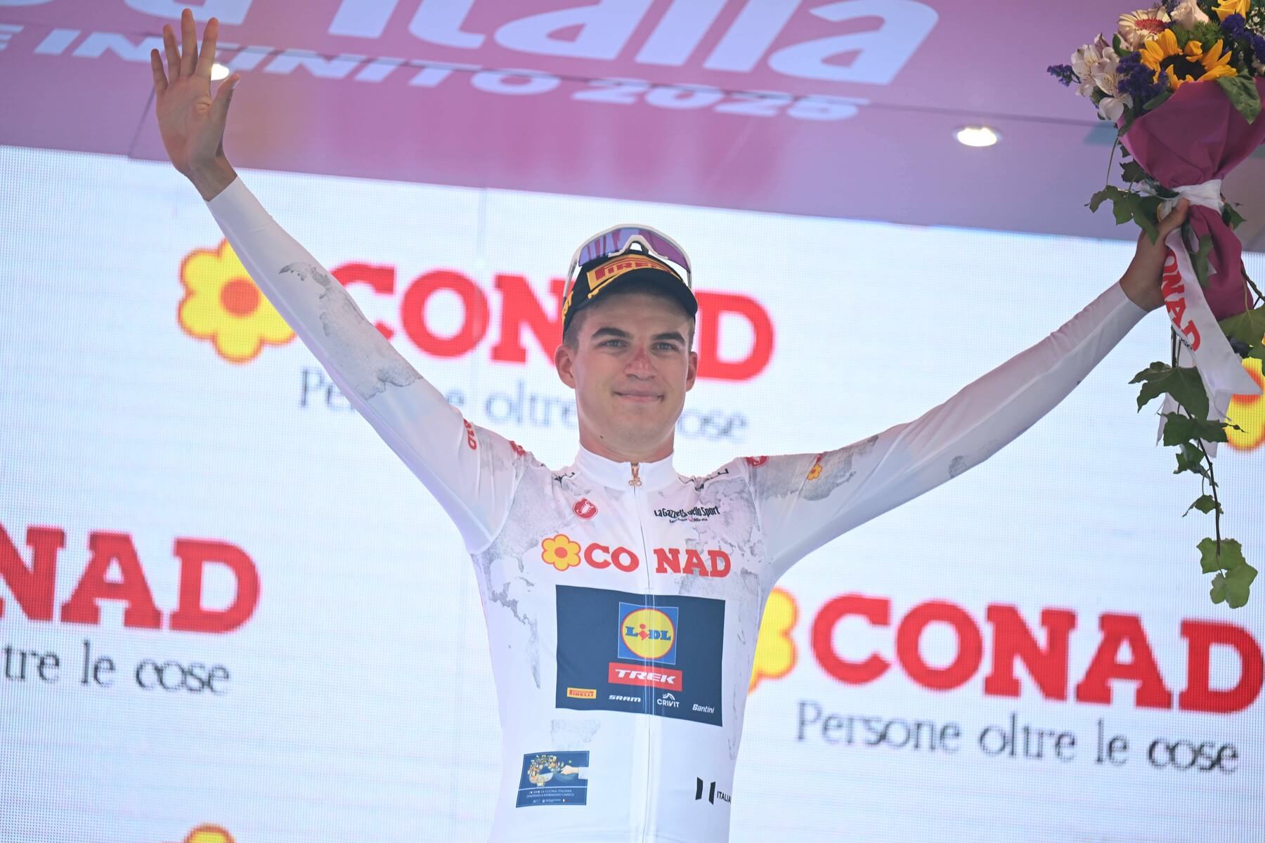 Mathias Vacek v bílém dresu pro nejlepšího jezdce do 25 let na Giro d Italia