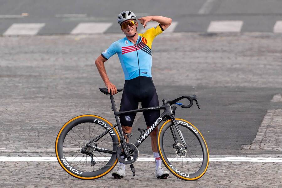 Remco Evenepoel slaví zlato v silničním závodě na LOH v Paříži 2024