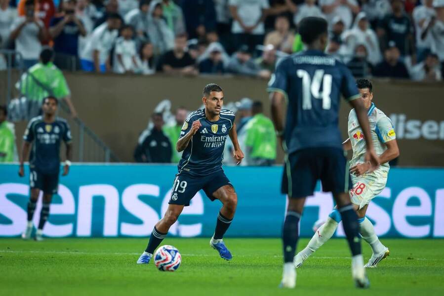 Útočník Realu Dani Ceballos v zápase se Salzburgem