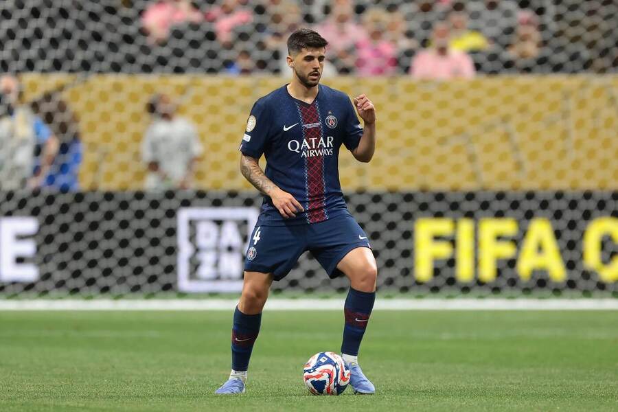 Lucas Beraldo v dresu PSG