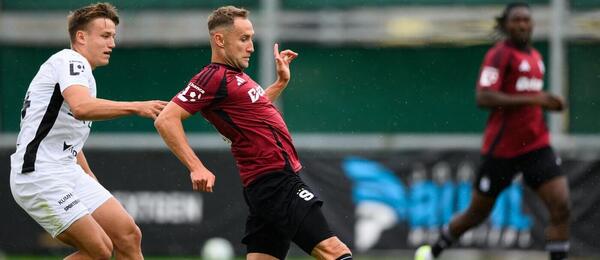 Tomáš Král z Mladé Boleslavi a Jan Kuchta ze Sparty Praha během přípravného utkání v rámci letní přípravy