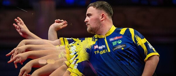 Luke Littler se účastní turnaje World Series of Darts Finals 2025 v Amsterdamu.