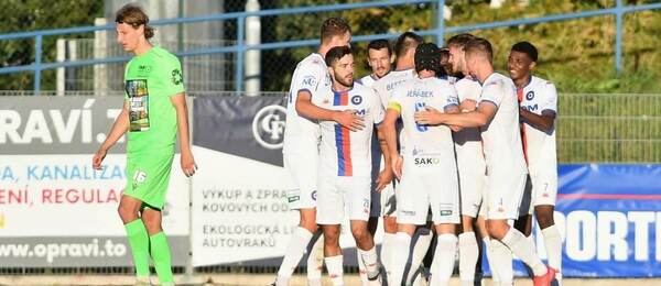 Fotbalisté Artisu slaví gól v brance Ústí nad Labem