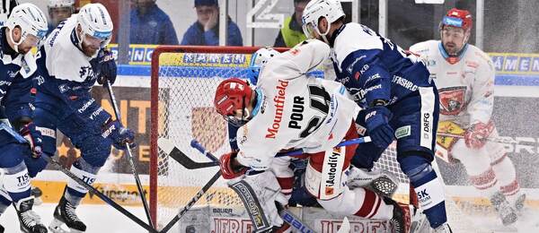 Hynek Zohorna (Kometa) a Jakub Pour (Mountfield) v loňském ročníku Extraligy