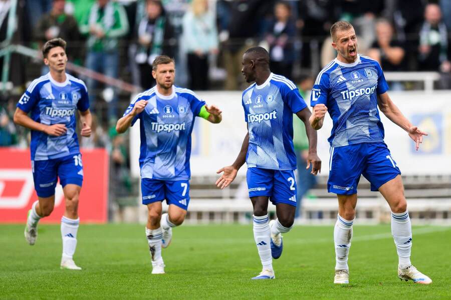 Hráči Sigmy Olomouc se radují z gólu proti Bohemians 1905 v 10. kole Chance Ligy