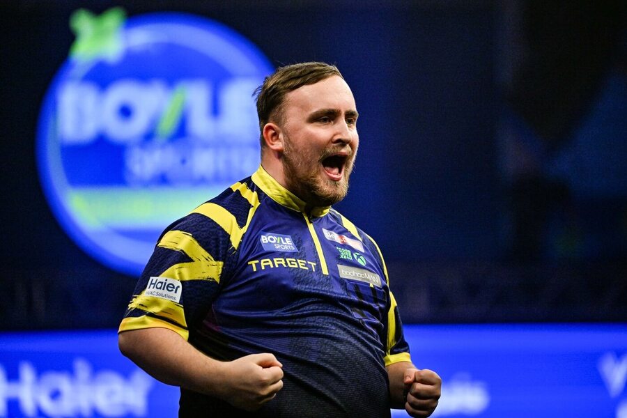 Luke Littler na World Grand Prix Darts 2025