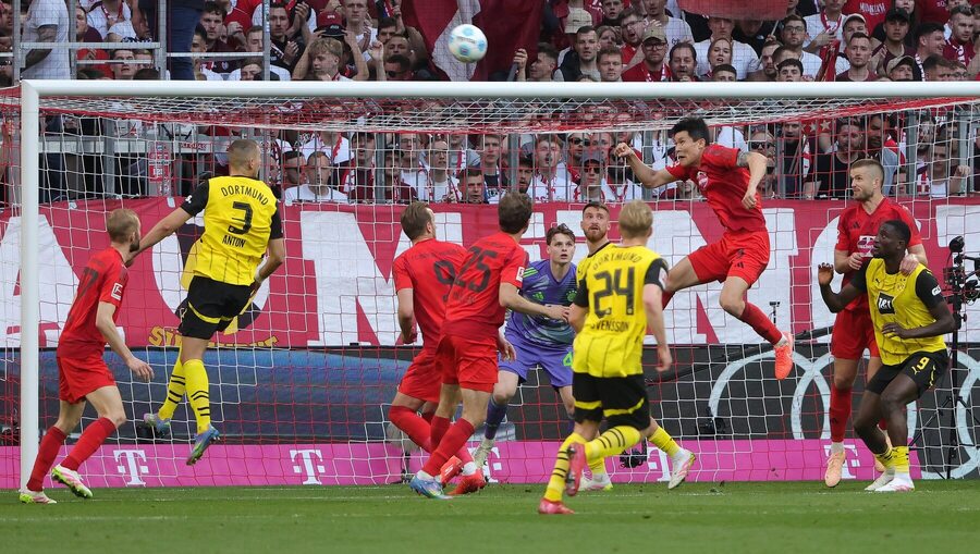 Bayern se s Borussií naposledy utkal v dubnu a zápas skončil remízou