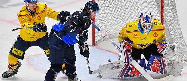 Roman Vráblík, Dominik Simon, Milan Klouček v zápase mezi Motorem a Plzní