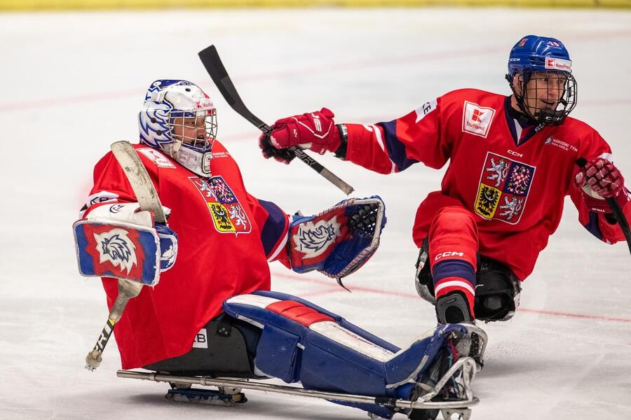 Parahokejisté Michal Vápenka, Radek Zelinka na ostravském IPH Cupu