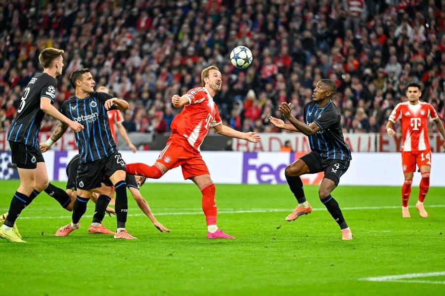 Liga mistrů UEFA (Champions league) je prestižní fotbalová soutěž, kterou pořádá každoročně Evropská fotbalová asociace. Liga mistrů UEFA (Champions league) je prestižní fotbalová soutěž, kterou pořádá každoročně Evropská fotbalová asociace.