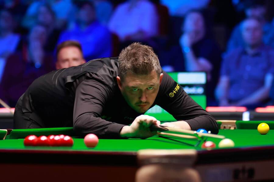 Světová dvojka Kyren Wilson si zahraje o titul na turnaji Snooker International Championship 2025