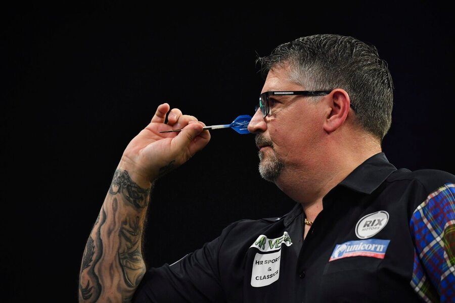 Gary Anderson v semifinále turnaje PDC Grand Slam of Darts 2024