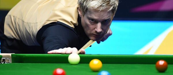 Australan Neil Robertson na turnaji International Championship 2025 v SNC National Fitness Center v čínském Nanjingu