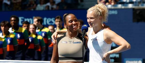 Kateřina Siniaková a Taylor Townsendová vyhrály na Turnaji mistryň v Rijádu třetí zápas ve skupině. 