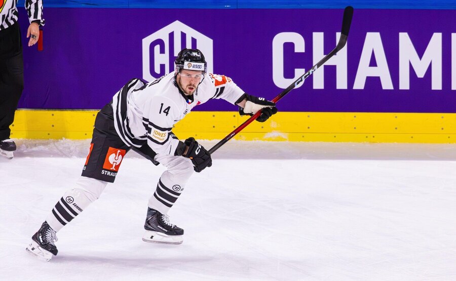 Útočník Sparty Filip Chlapík v zápase Ligy mistrů v Curychu