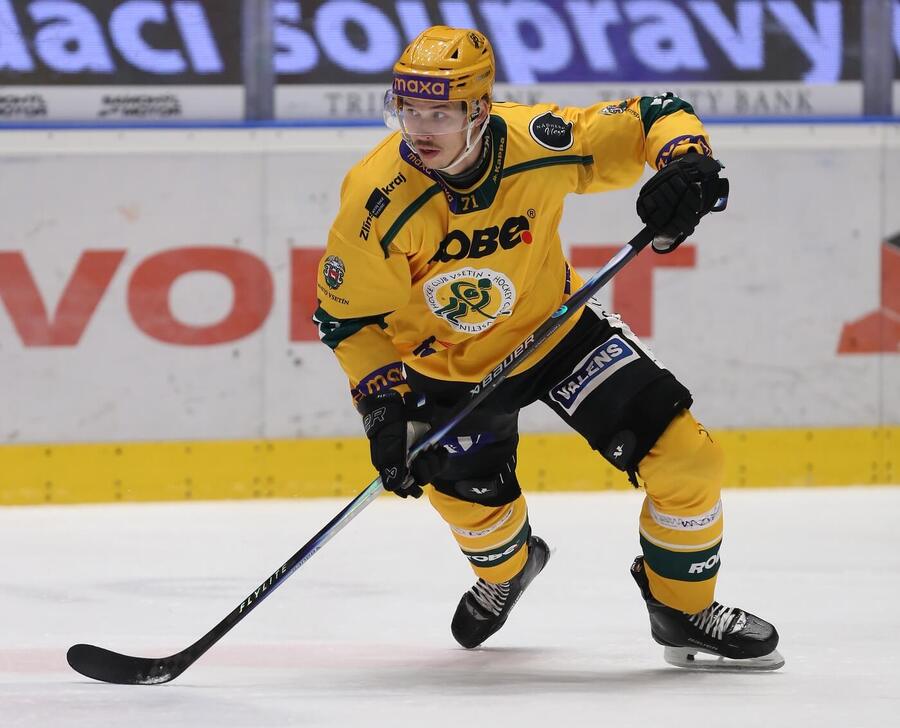 Útočník Vsetína Julius Valtonen