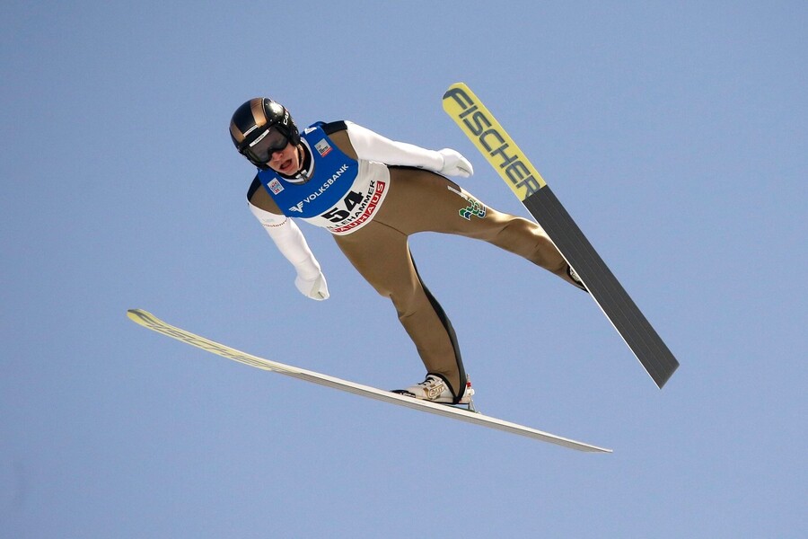 Český skokan Roman Koudelka na Světovém poháru ve skocích na lyžích v norském Lillehammeru 2015.