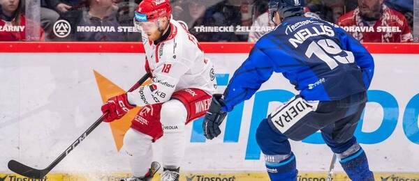 Oscar Flynn z Třince a Anthony Nellis z Vítkovic v posledním vzájemném utkání