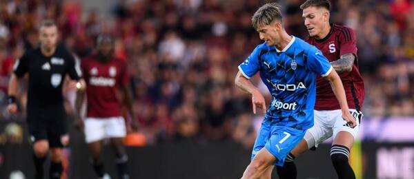 Roman Macek z Mladé Boleslavi a Patrik Vydra ze Sparty Praha v prvním vzájemném utkání v sezoně