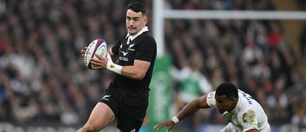 Will Jordan v zápase rugby mezi Anglií a Novým Zélandem