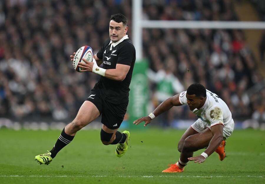 Will Jordan v zápase rugby mezi Anglií a Novým Zélandem