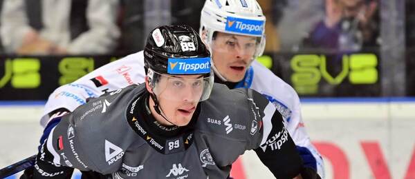 Jan Šír a Marek Šaloga v zápase mezi Karlovými Vary a Kometou