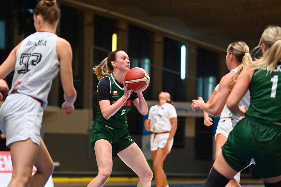 SBŠ Ostrava se v základní části ženského basketbalového EuroCupu 2025 utkala s MB Zagłębie Sosnowiec