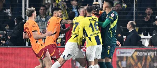 Derby mezi Fenerbahce a Galatasaray bývá tradičně velmi vyhrocené