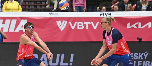 Tadeáš Trousil a Matyáš Džavoronok na turnaji Pro Tour kategorie Elite v plážovém volejbalu v květnu 2025 v Ostravě