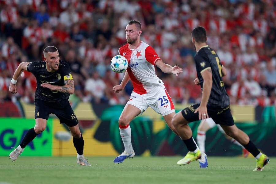 Tomáš Petrášek, Tomáš Chorý a Filip Čihák v prvním letošním zápase Slavia - Teplice