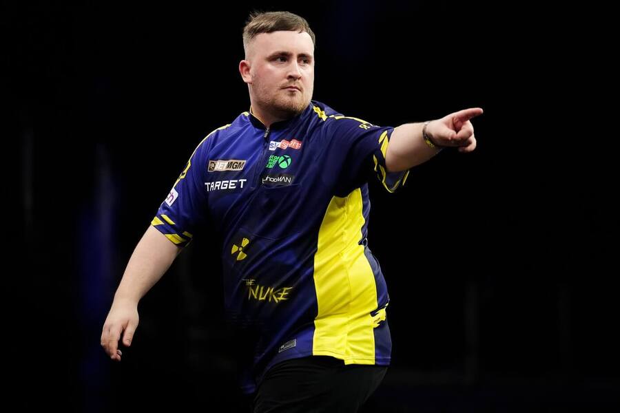 Luke Littler na PDC World Darts Championship 2025 obhajuje titul mistra světa.