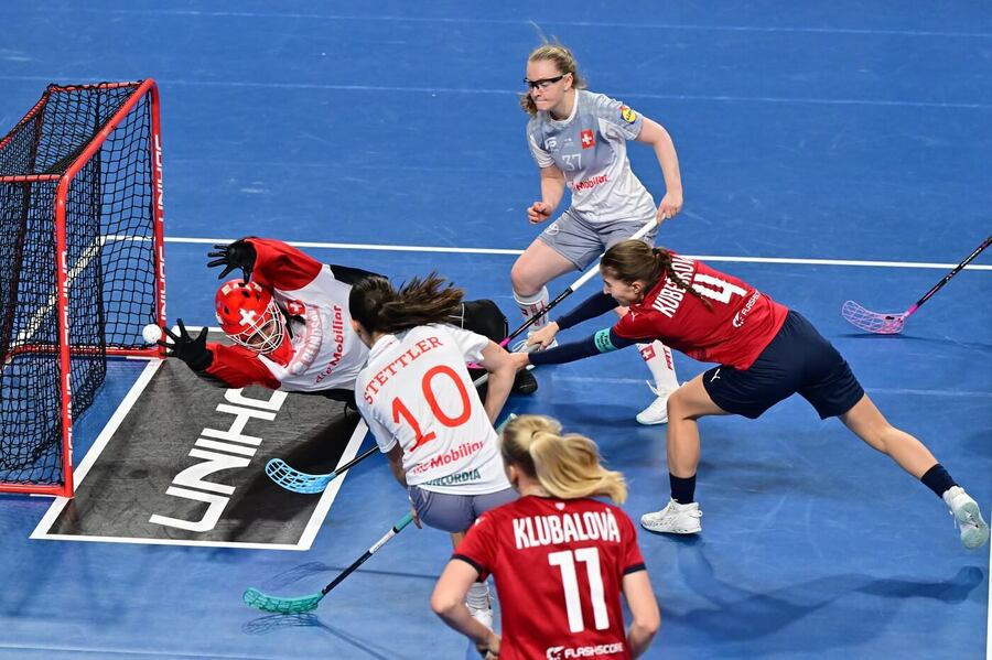 Češky se se Švýcarkami střetly už v základní skupině MS