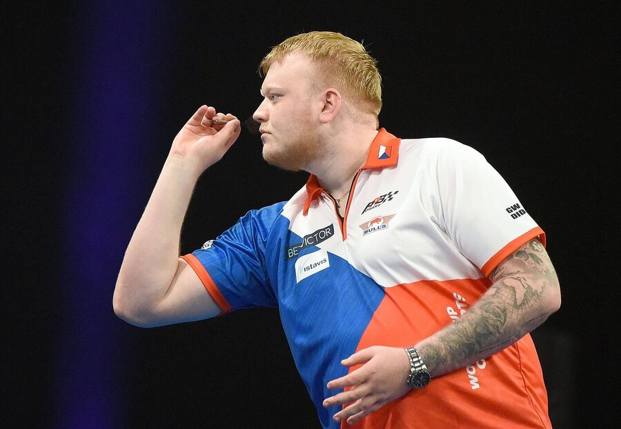 Český šipkař Adam Gawlas na Dart World Cup of Darts 2024 ve Frankfurtu.