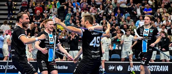 Hráči celku Mladá Boleslav ve superfinále play off florbalové superligy mužů