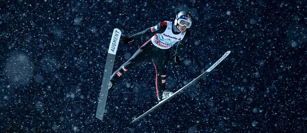 Daniel Tschofenig (Rakousko) na Světovém poháru FIS ve skocích na lyžích Engelberg v roce 2024.