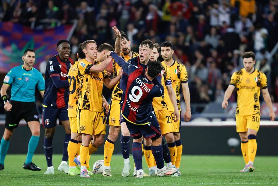 Poslední zápas mezi Bolognou a&nbsp;Interem nabídl vypjaté momenty