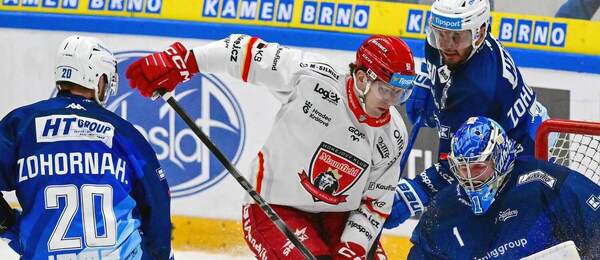 Hynek Zohorna, Michael Vukojevic, Tomáš Zohorna a Jan Kavan v zápase mezi Mountfieldem a Kometou