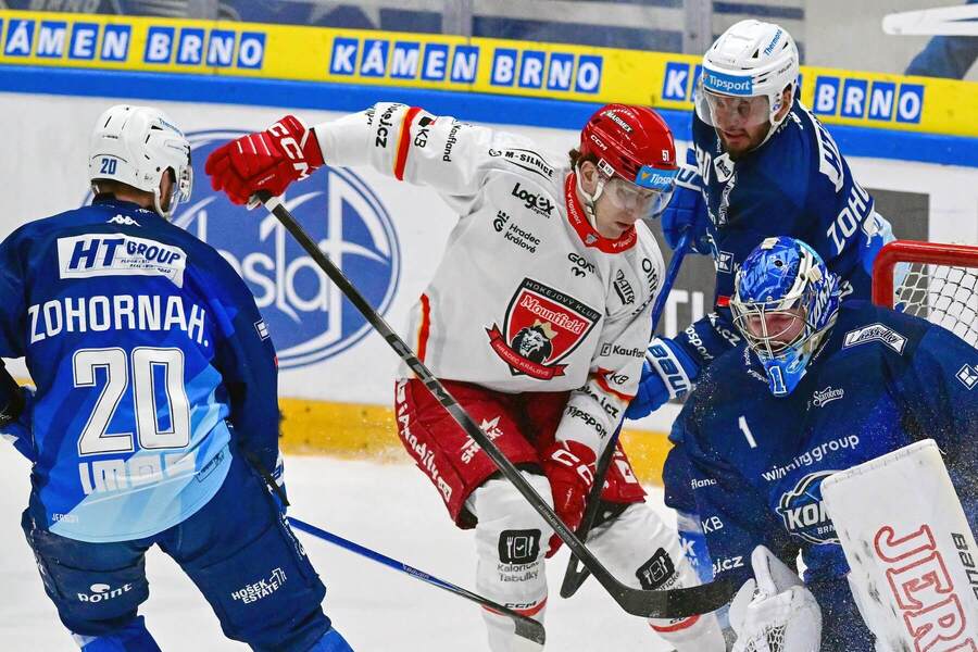 Hynek Zohorna, Michael Vukojevic, Tomáš Zohorna a&nbsp;Jan Kavan v&nbsp;zápase mezi Mountfieldem a&nbsp;Kometou