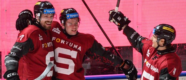 Kde sledovat hokej ze Spengler Cupu Fribourg – Sparta Praha?