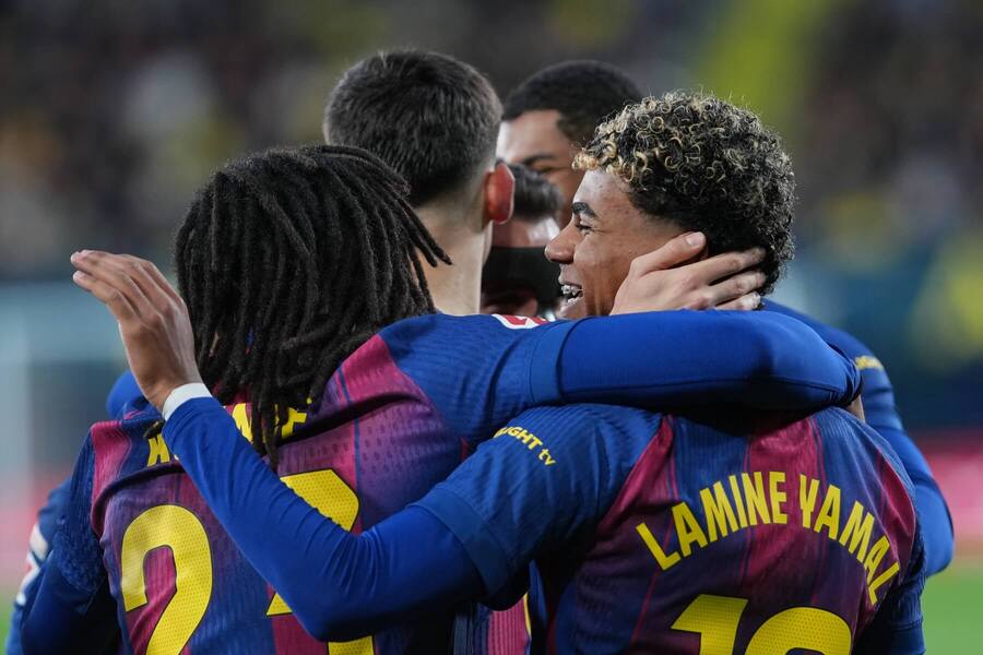 Vedoucí Barcelona se dnes představí na hřišti Espanyolu