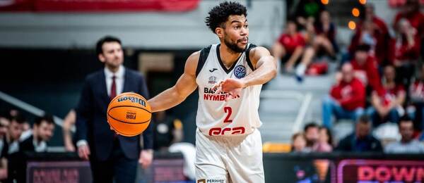 Basketbalista celku Nymburk během utkání Basketball Champions league 2025