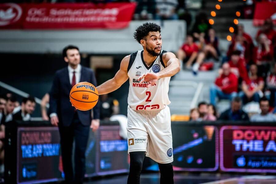 Basketbalista celku Nymburk během utkání Basketball Champions league 2025