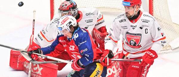 Miguel Tourigny z Pardubic a Martin Pláněk z Hradce Králové v posledním vzájemném utkání